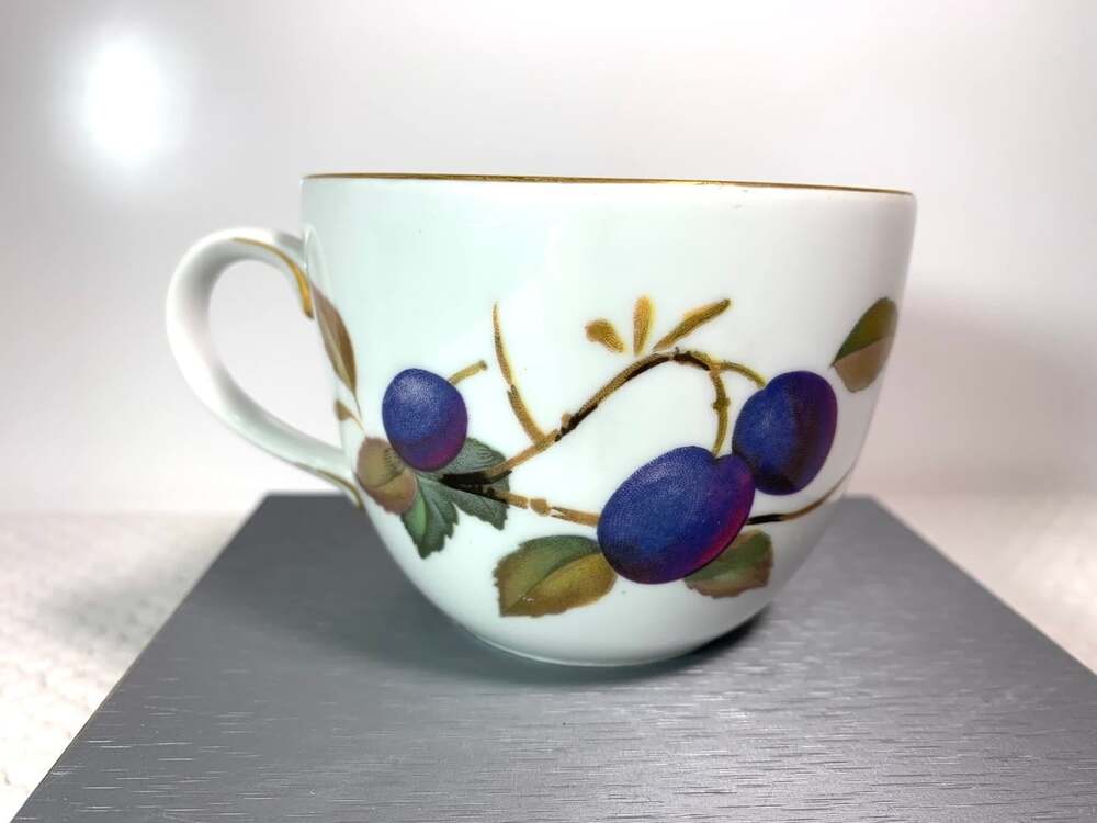 Royal Worcester Fruit tea Cup